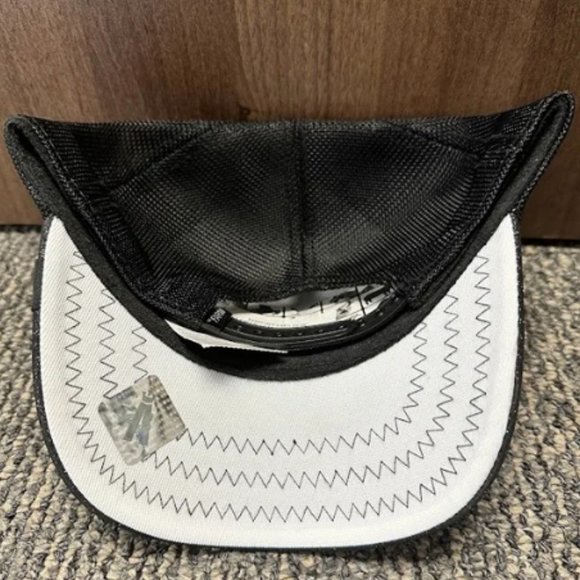Goorin Bros Trucker Hat Limited Edition Magic Rabbit Bad Bunny Labra Cad… - Picture 3 of 3